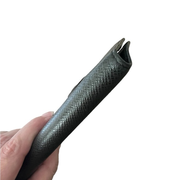 LOUIS VUITTON Taiga Leather Agenda - Picture 7 of 15